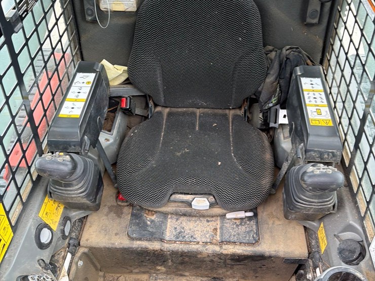 2023-bobcat-t770-image-51
