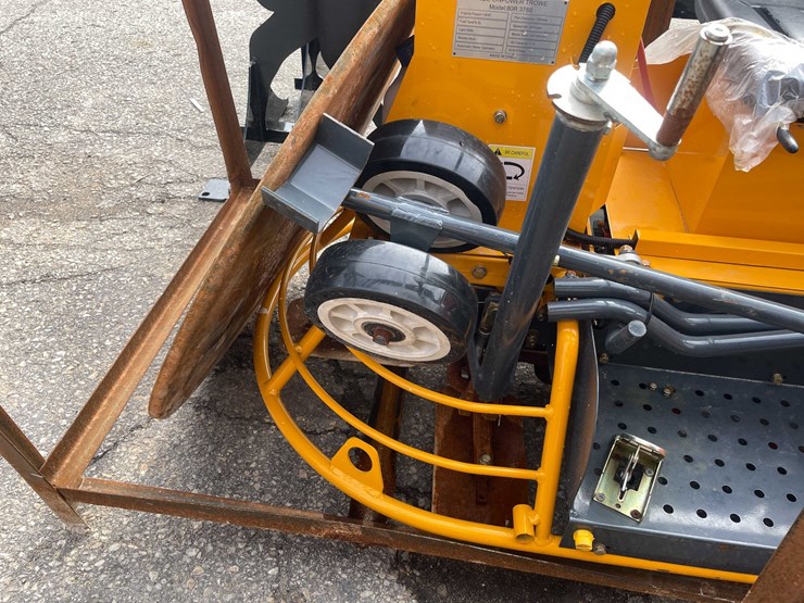 #9043-•-unused-ride-on-concrete-power-trowel-(o12)-image-26