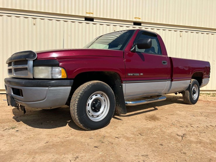 1996-dodge-ram-1500-image-1
