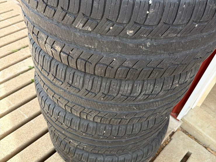 4--265/50r20-tires-image-5