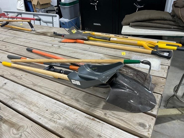 shovels,-snips,-yard-tools-image-2