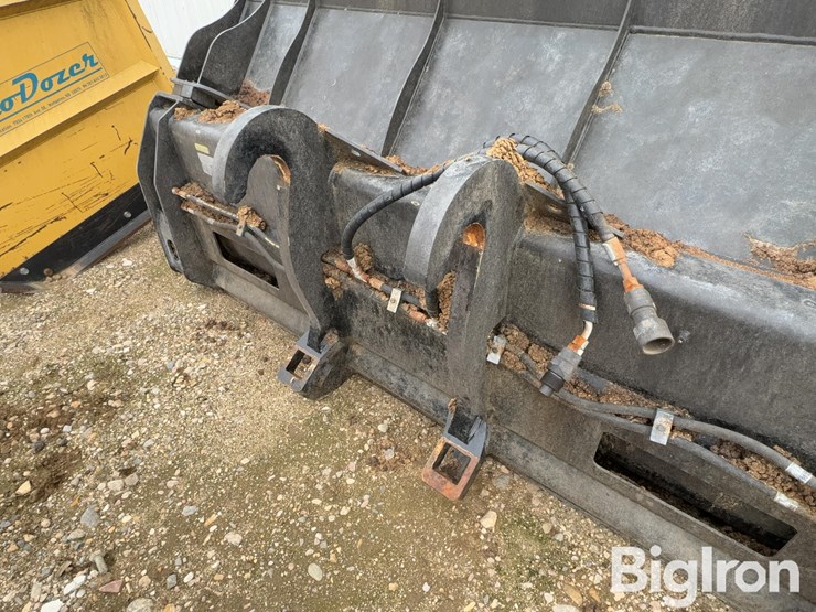 2023-caterpillar-938m-image-18
