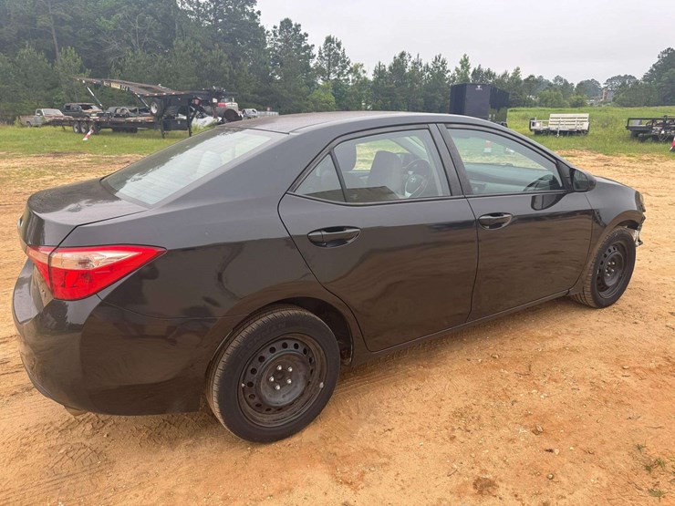 2018-toyota-corolla-le-4dr-sedan---150,323-miles-image-3