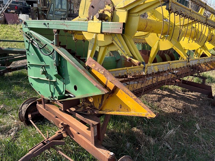 john-deere-13ft-bean-head-with-trailer-image-16