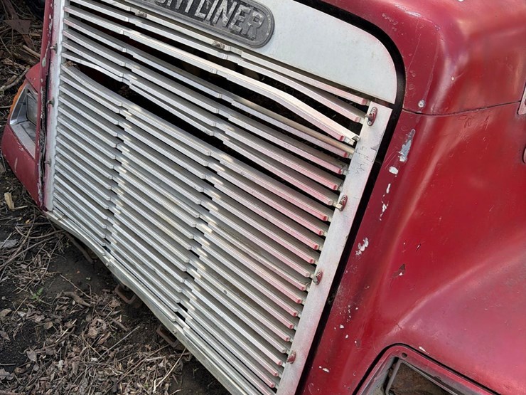freightliner-fld112-image-3