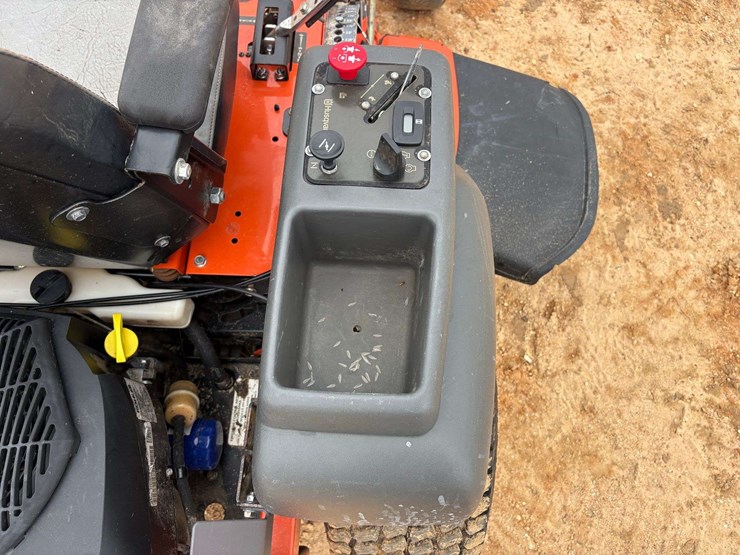 husqvarna-mz48-zero-turn-lawn-mower-image-10
