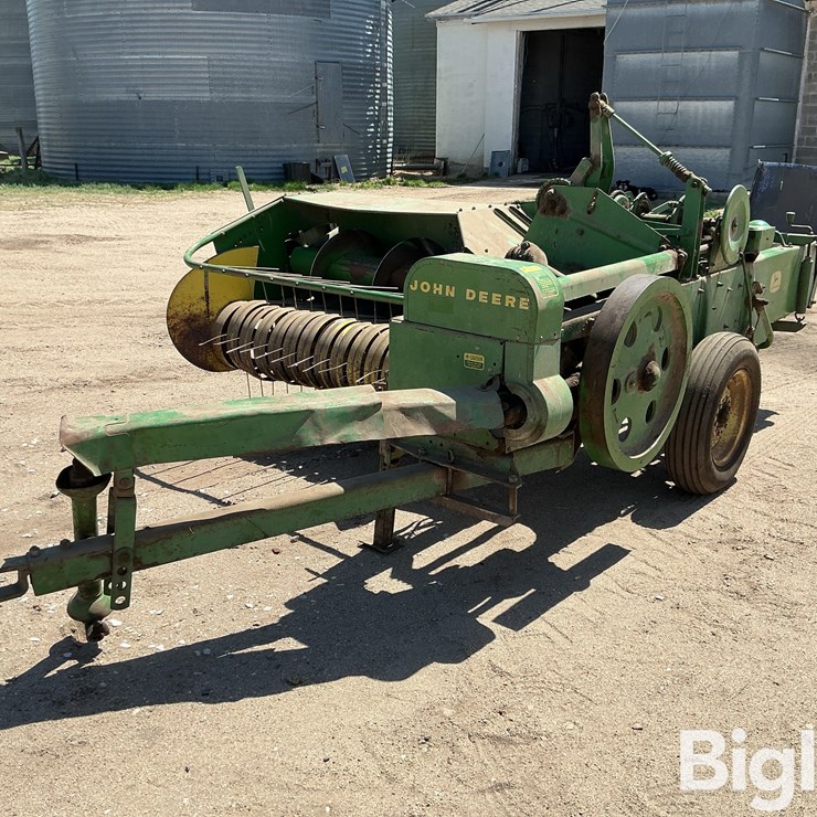 JOHN DEERE 24T