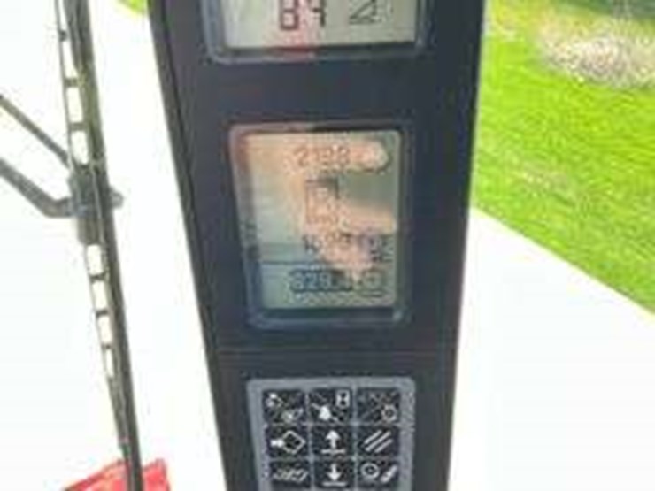 2012-case-ih-6130-image-28