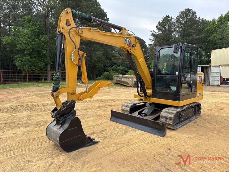 2021-caterpillar-305.5-image-2