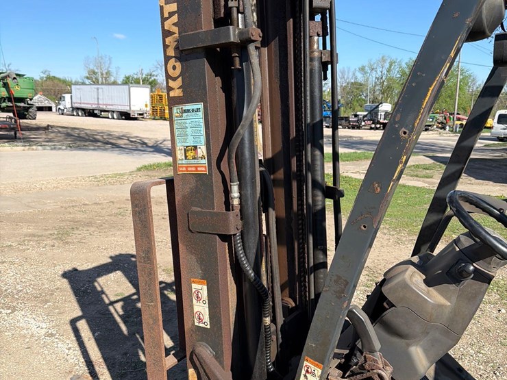 2007-komatsu-fg25st-propane-forklift-image-19