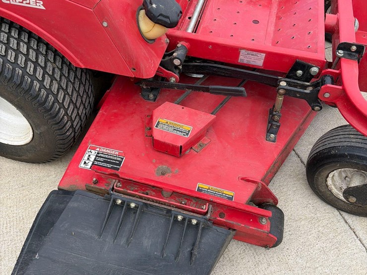 country-clipper-challenger-zero-turn-lawnmower-image-16