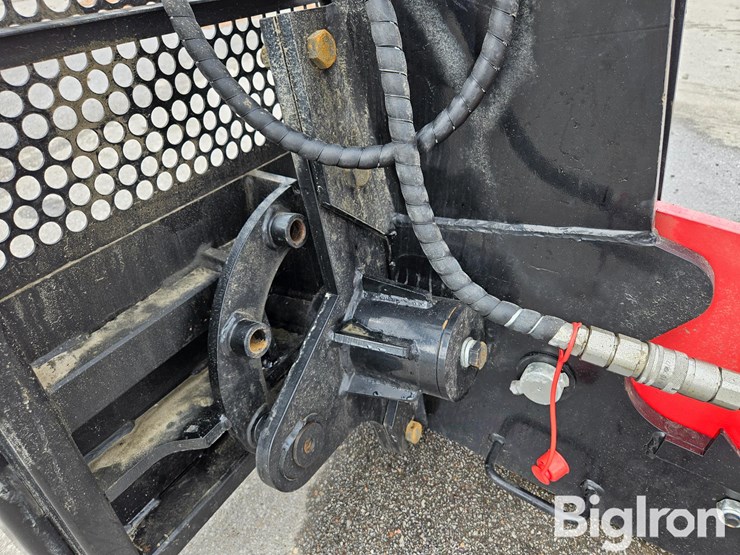 2026-massey-ferguson-730-image-13