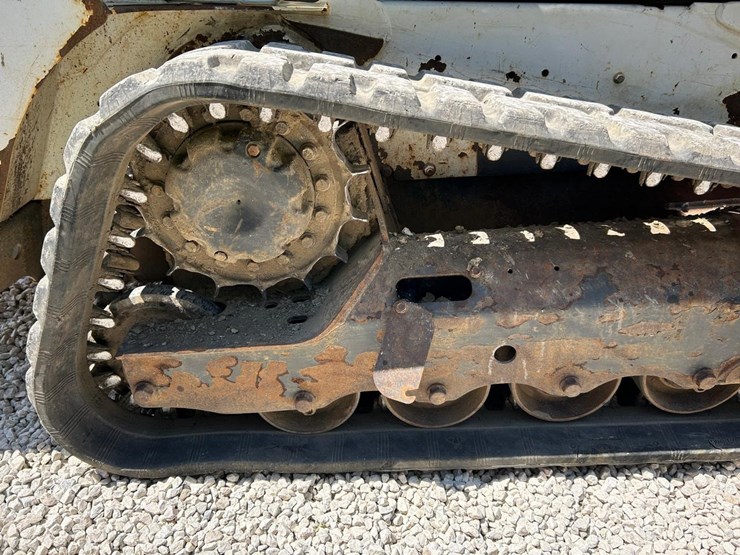 2021-bobcat-t595-image-13