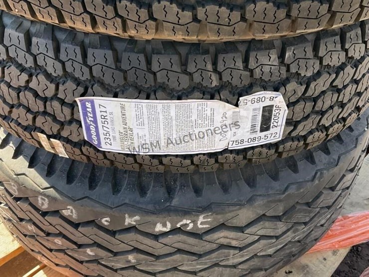 pallet-of-asst-auto-&-equipment-tires-image-3