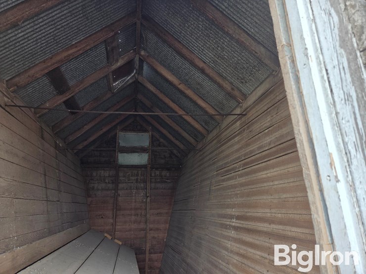 shop-built-wood-livestock-feeder-image-18