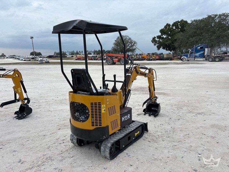 2026-cfg-industrial-h13r-mini-excavator-image-3