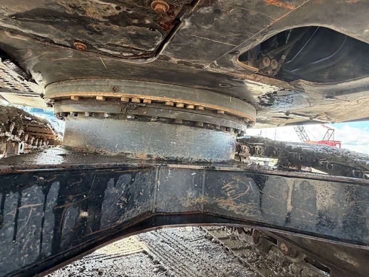 2015-hitachi-zx160-lc-image-21