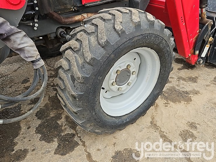 2014-massey-ferguson-1749-image-21