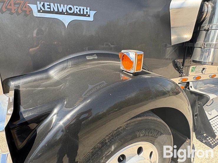 2007-kenworth-w900-image-12