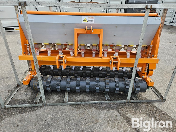 2025-caterpillar-12-image-2