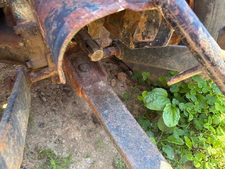 allis-chalmers-5015-2wd-tractor-image-13