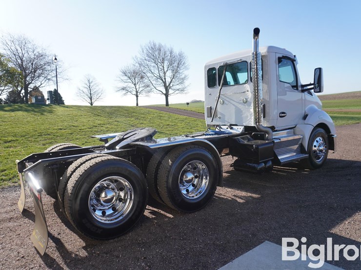 2015-kenworth-t680-image-5
