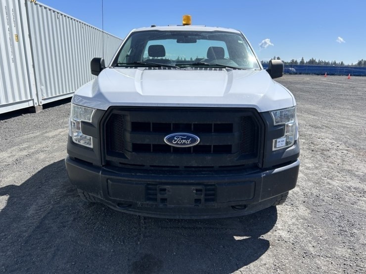 2016-ford-f150-xl-image-8