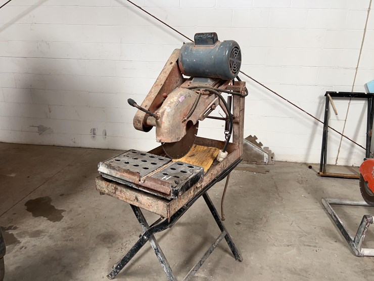 electric-brick-saw-image-2