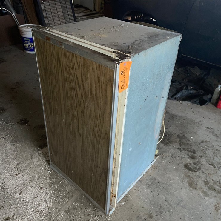#7074 • RV Refrigerator/Freezer