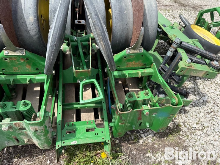 john-deere-7-image-18