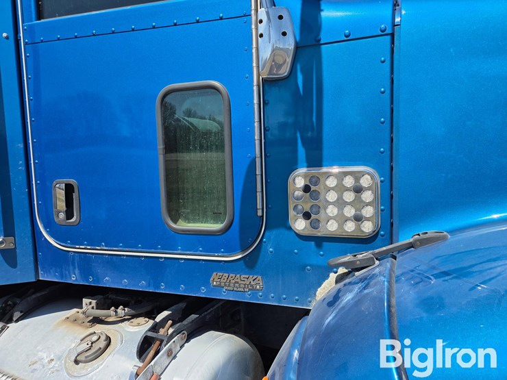 2012-peterbilt-386-image-18