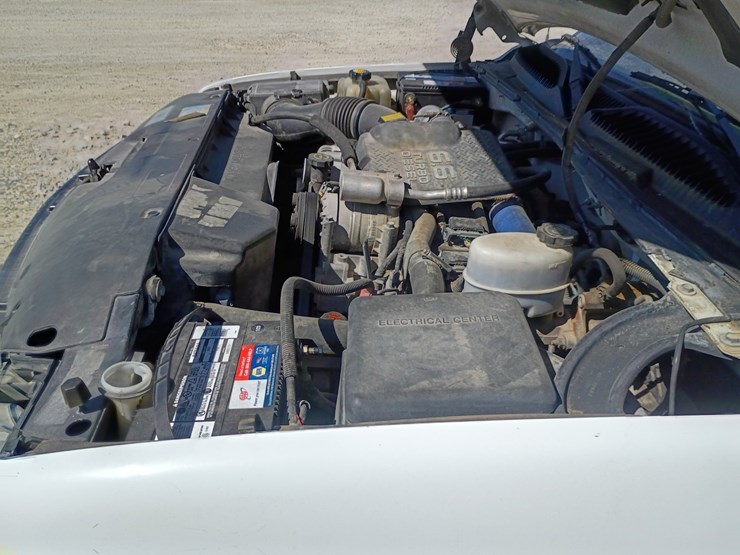 #24570-•-2001-chevrolet-silverado-pickup-truck-image-20