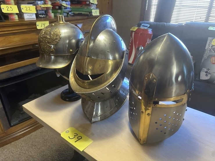 antique-helmets-image-2
