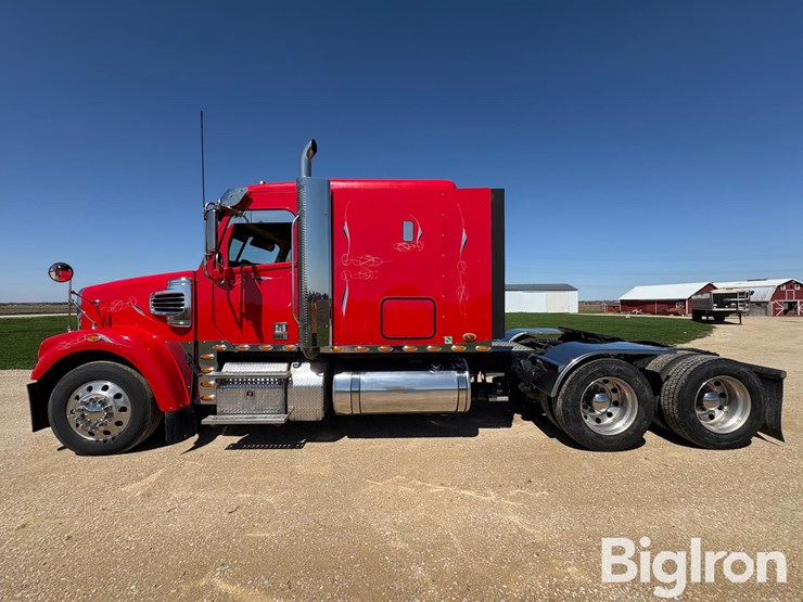 2015-freightliner-coronado-122-image-8
