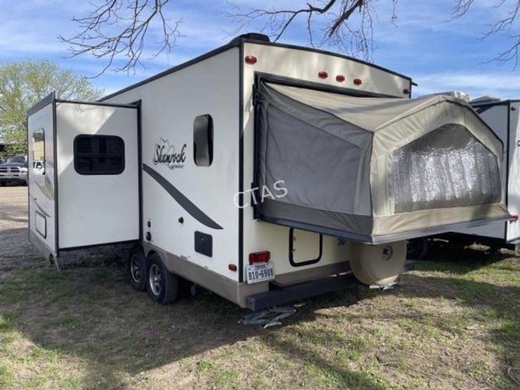#9-•-2015-shamrock-by-flagstaff-forest-river-camper-image-35