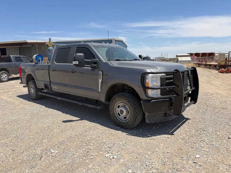2023-ford-f250-image-3