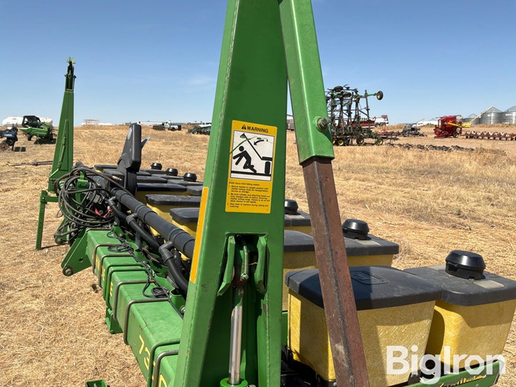 john-deere-7300-image-11