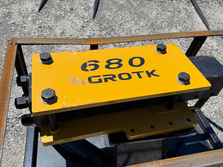 #45361-•-unused-agt-sshh680-skid-steer-breaker-sshh68026020501a-image-6