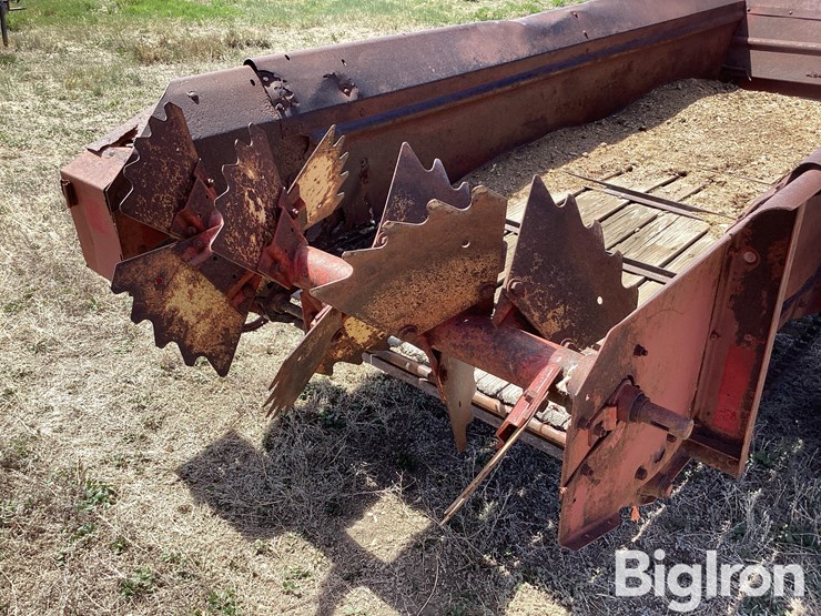 new-holland-328-image-19