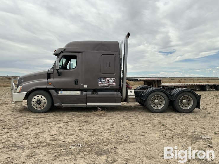 2016-freightliner-cascadia-125-image-8