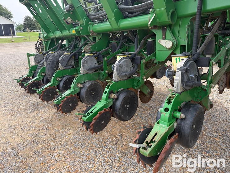 2009-john-deere-1790-image-17