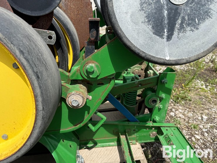 john-deere-7-image-12