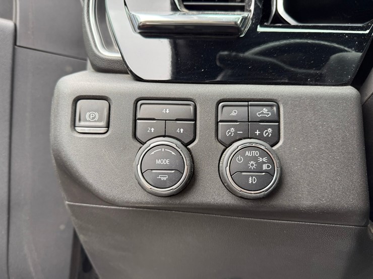 2024-chevrolet-3500-image-46