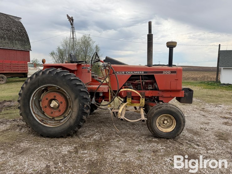 1975-allis-chalmers-200-image-4