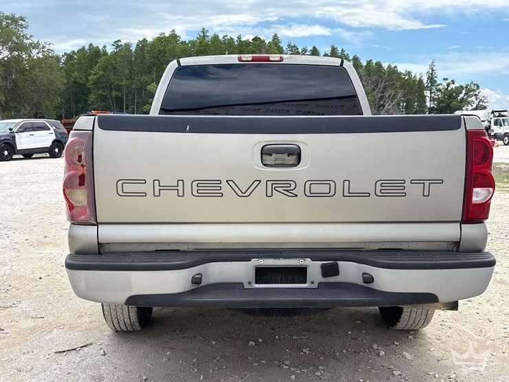 2003-chevrolet-silverado-1500-image-18