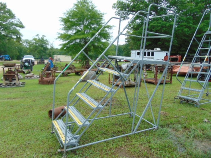 5'-rolling-ladder-image-1