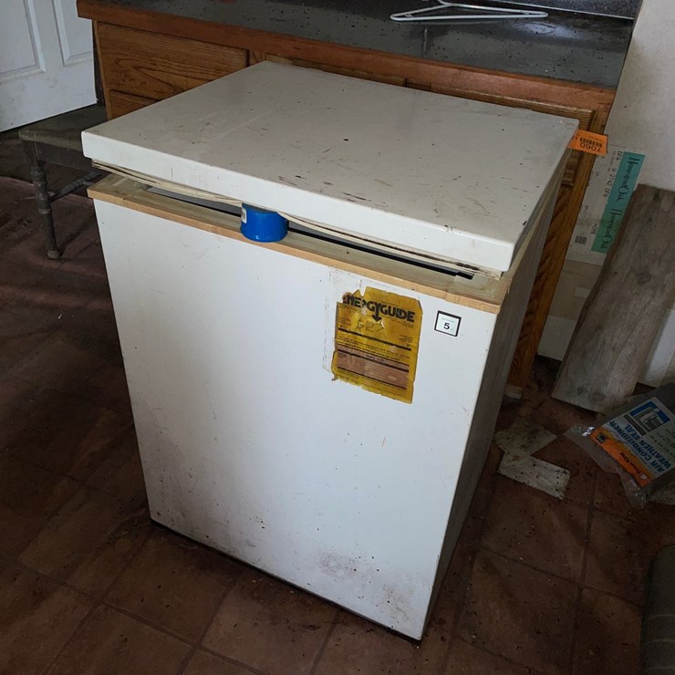 #7060 • Kenmore Freezer