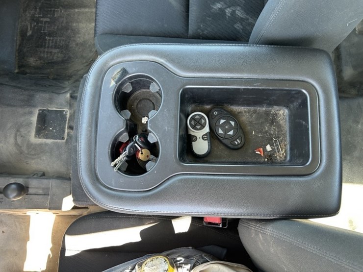 2013-chevrolet-silverado-1500-image-16