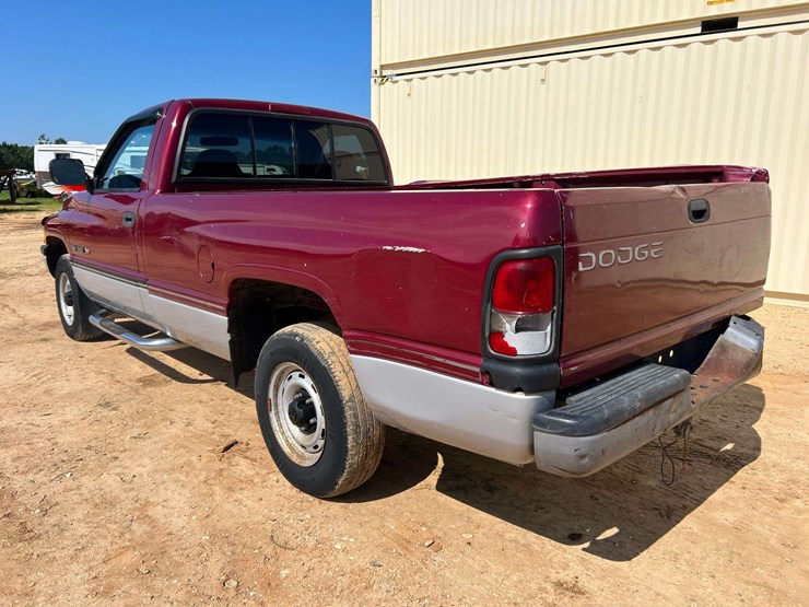 1996-dodge-ram-1500-image-2