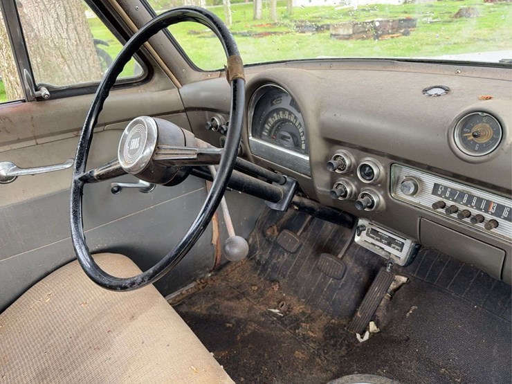 1952-ford-mainline-2-door-sedan-image-14